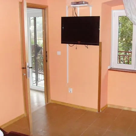 Apartman And Deskovic *