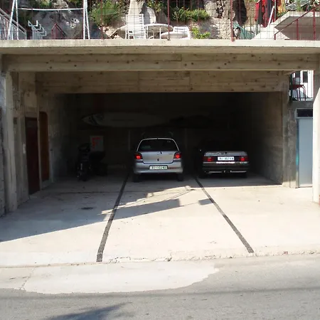 Apartment And Deskovic *